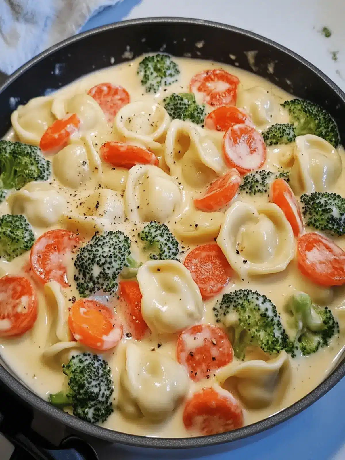 Cremige Gemüse-Tortellini-Pfanne